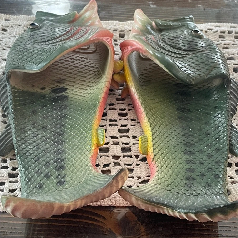 Bass fish sandals men’s size 11/12 unique awesome sandals
